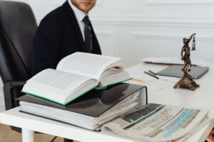 לימודי משפטים: למי זה מתאים ומה חשוב לדעת לפני שנרשמים?